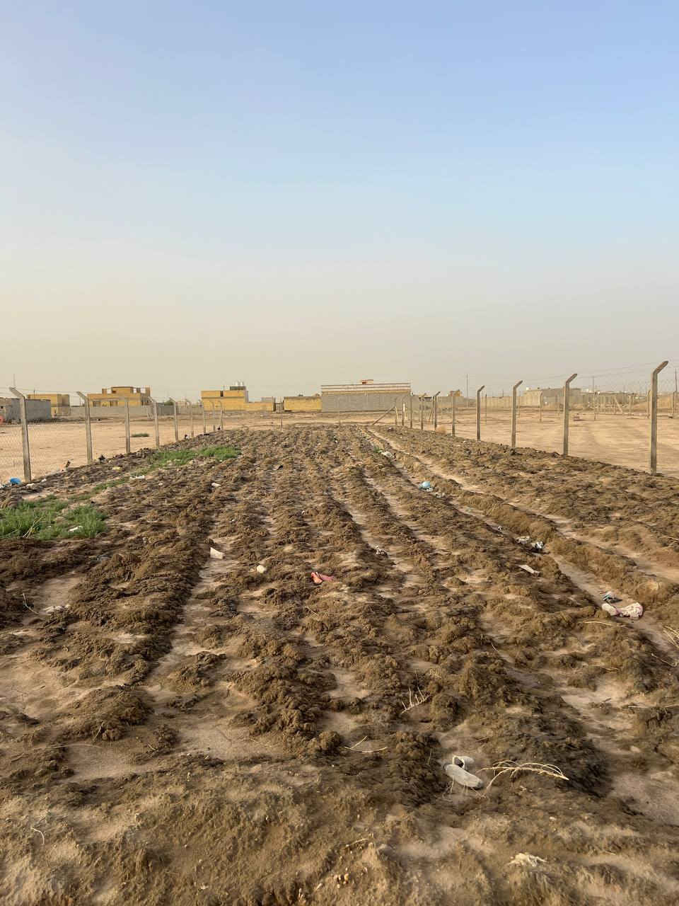قطعه زراعي مساحه 650 متر مسيجه بي ار سي بالاسكان الصناعي بحي الجوادين النزله الثانيه تعبد عن شارع 90 متر
السعر والتفاصيل اتصل ***********
