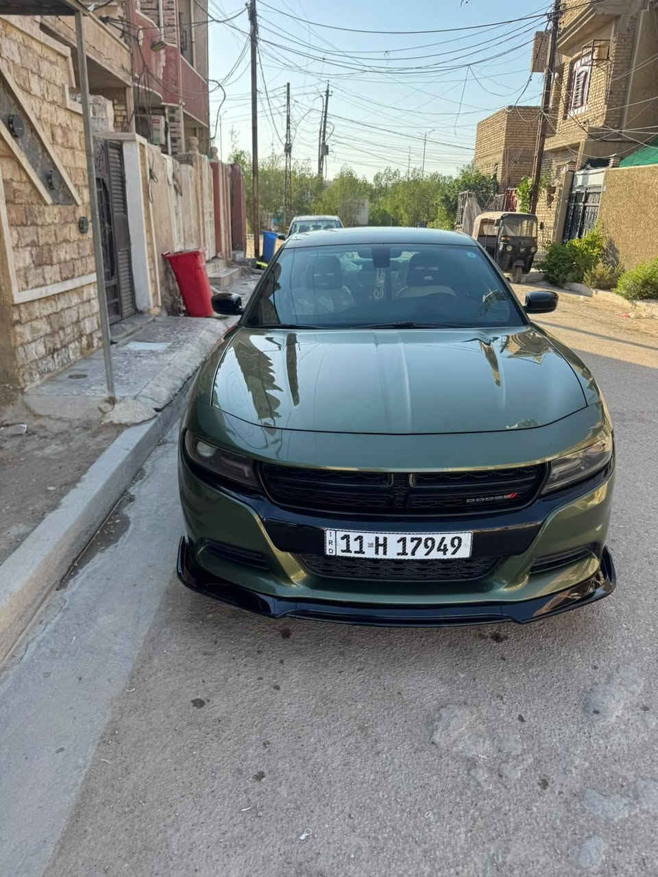 السلام عليكم جارجرموديل ٢٠١٨ أمريكي كلين تايتل بدون صبغ ولا ضربه فقط شخط وبارد بسيط جدا مع وجود بعض الرصعات الخفيفه بدون صبغ في الباب الخلفي والباقي مكفول محرك  ٣٦٠٠ سته سلندر  داخل ملكي ابيض بلادي تخم تاير نضيف جدا بأسمي رقم بغداد السعر ٣٤ مليون  عراقي وبيها  مجال  رقم الموبايل ***********
