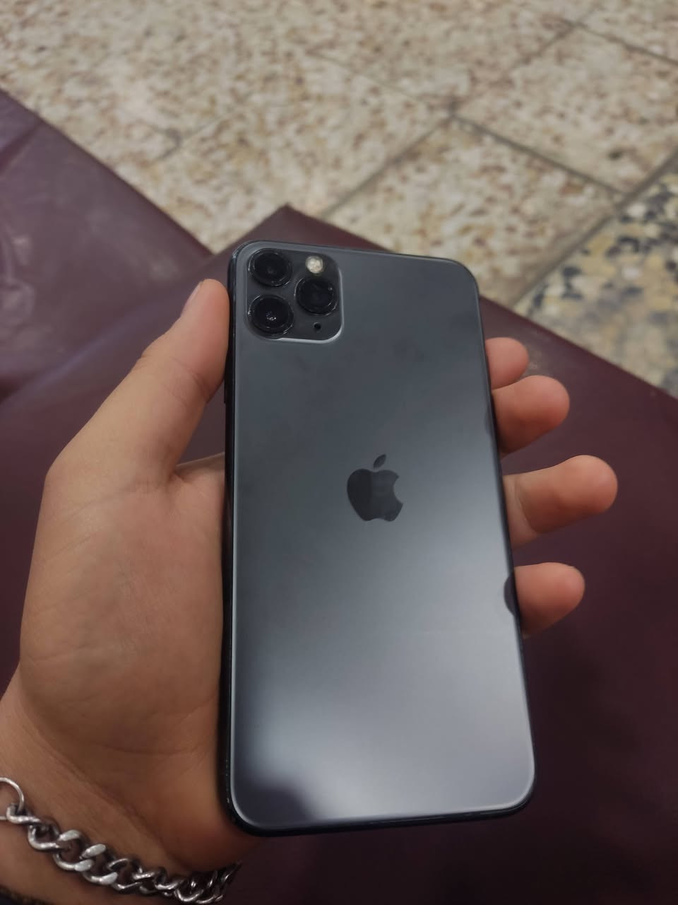 السلام عليكم ايفون ١١ برو ماكس ٢٥٦ مبدل بطارية دبل شريحة فقط الشاشة بي فطر تفاصيل اكثر خاص
