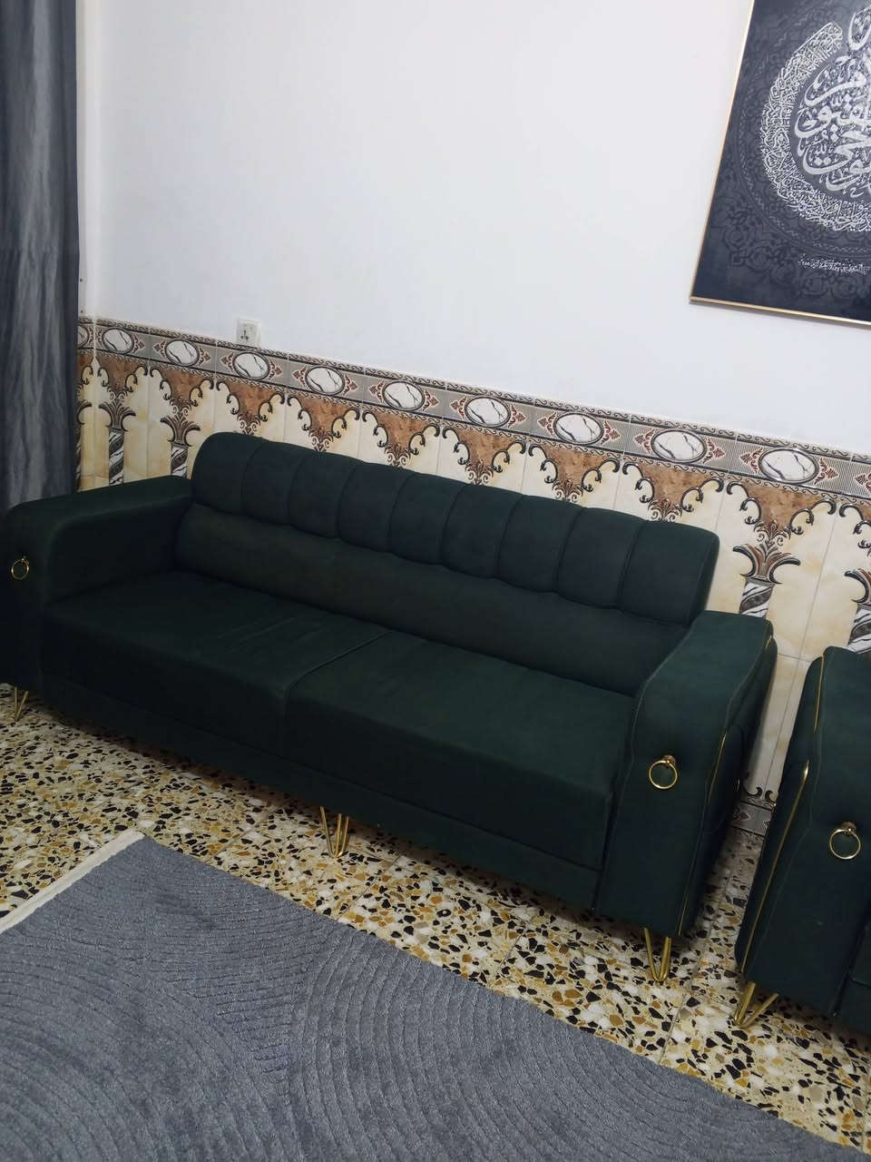 سلام عليكم قنفتين طول الوحده مترين اله ربع مفصلينهن تفصال تزكام مكان بغداد العبيدي  ***********
