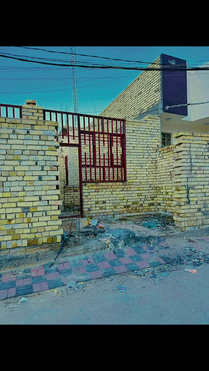 هيكل للبيع مساحه 120 متر ركن
غرفتين صاله ستقبال مطبخ صحيات داخليه خارجيه
الموقع طويريج حي الجمعيه شارع ام البنين 
البناء طابوك جمهوري شبابيك تفصال 
سند 25 تحويل مباشر 
الخدمات كامله 
السعر وباقي التفاصيل خاص
***********
***********
