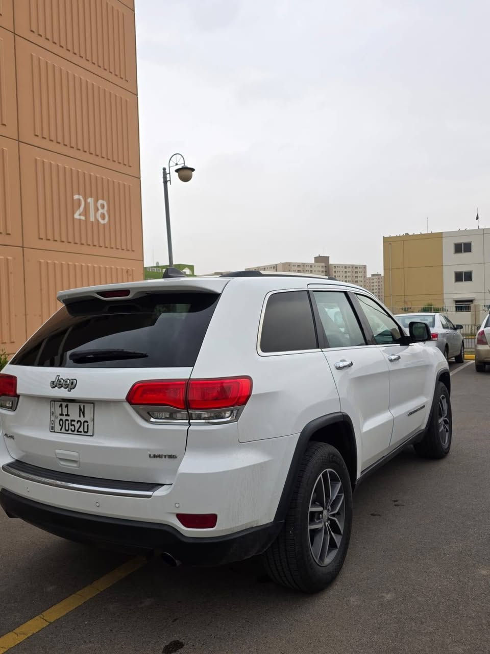 السلام عليكم جيب كران شيروكي وارد امريكي لمتتد فول مواصفات فتحه كشن جلت تخزين مومري  حساسات خلفيه تحكم استيرن شفتات تخم تاير سياره 3600 السياره بسمي تحويل ثاني يوم الرقم السياره حلو بغداد السياره حادثه بمريكه فقط بابين وبس السياره عارضه 200$وبيه مجال بسيط للاستفسار ***********
