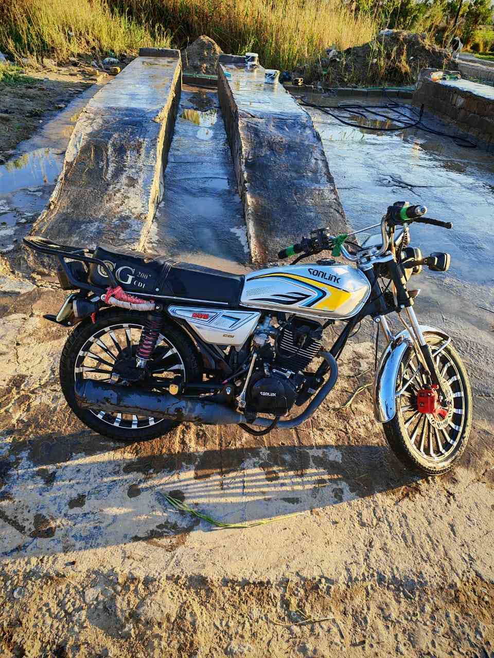 السلام عليكم
دراجه سفانه موديل ٢٥
أوراق اصولي كاملات
محرك ٢٠٠ ما مفتوح شرط لا تنقيص لا تبخير 
دراجه نظيفه وكل نقص ما بيها
مكاني بابل الحمزه الغربي الخميسيه

ب ٦٧٥ الف
***********
