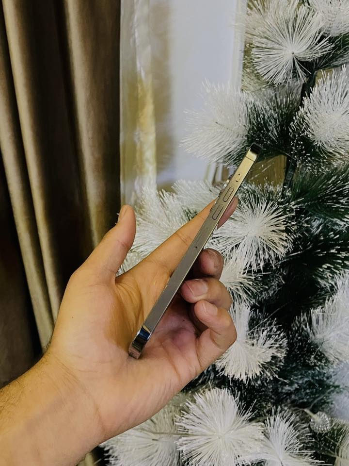 iPhone 13 Pro Max 
ذاكره 256 
بطاريه 86 
دبل سيمكرت 
نموذج m
جهاز كله نورمال شرط حاسبه 
بدون اي خلل كله شرط 
سعره 635 الف 
***********
