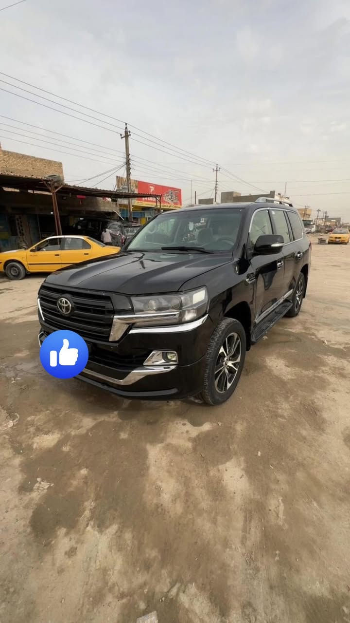 السلام عليكم 
لاندكروز 11محدث 2021 Vxr محرك واحد وعشرين سياره مصبوغه عام السياره خير من الله اردلها ملاحضات بسيطه رقمها اربيل ومستعجل ع بعيها سعرها مناسب جدا وخاص اوتصل 
***********
