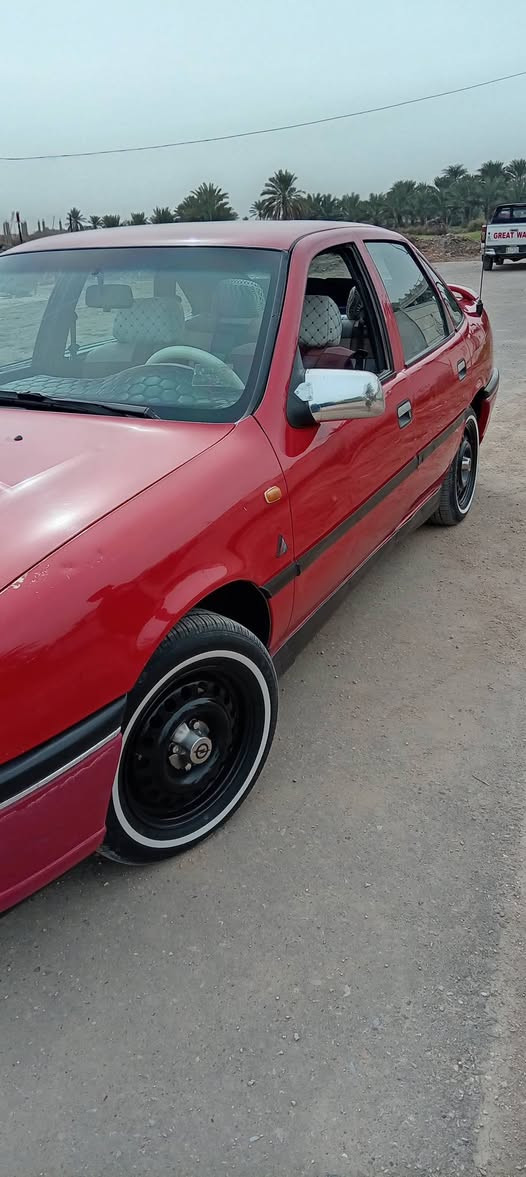 السلام عليكم سيارة اوبل فكتره ياباني سياره خير من الله مكفوله كير ومحرك  قليل جراد سياره مكانه الديوانية الحمزه الشرقي رقم الاتصال *********** بي واتساب ر
