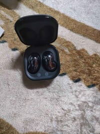 سماعات • مستعملة • للبيع