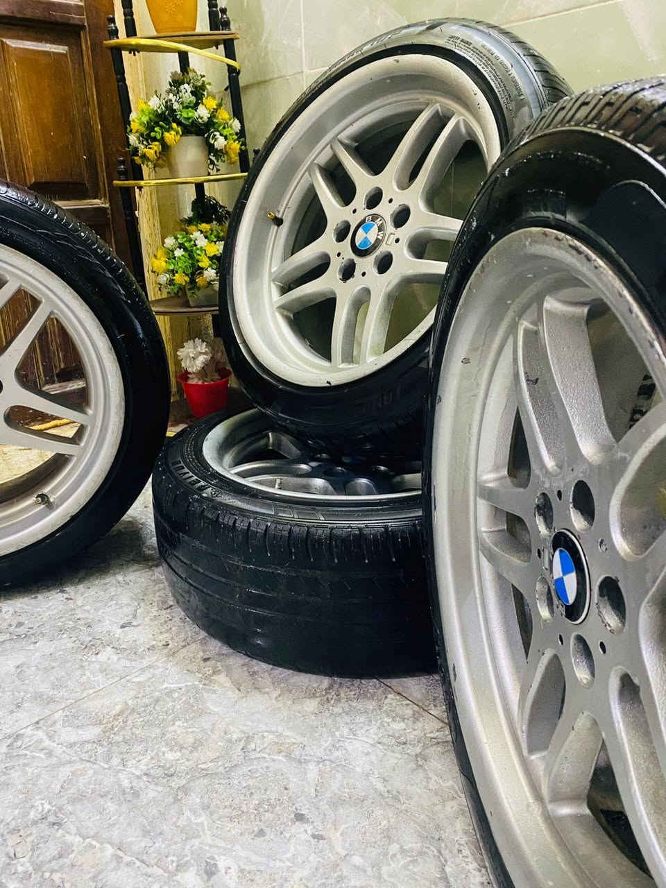 سلام عليكم من رخصه الادمن
ويل 18 M مكانه ميسان واحد منهن بي تصليح لحيم سعر ورقتين ونص وبي مجال اي استفسار اتصال على الرقم ***********
