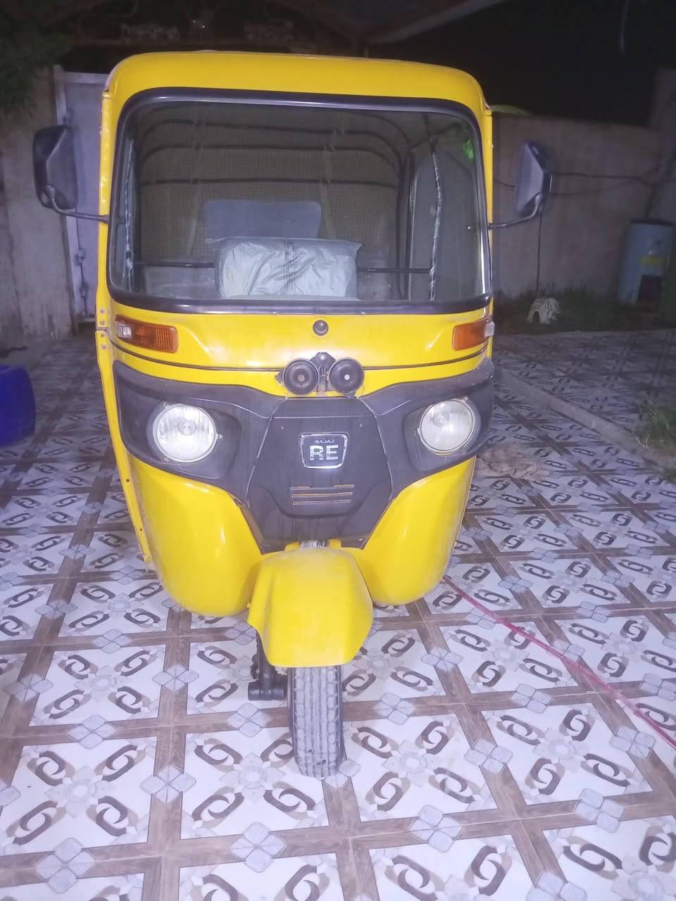 تكتك للبيع موديل 22 كفاله رقم ذي قار وسنويه تكتك نظيفه عنوان الناصرية الشراي يتصل الرقم ***********
