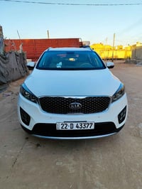 سورينتو موديل ٢٠١٨ للبيع بيها جاملغ وبنيد وبارد بالباب الخلفيه زغير فو...