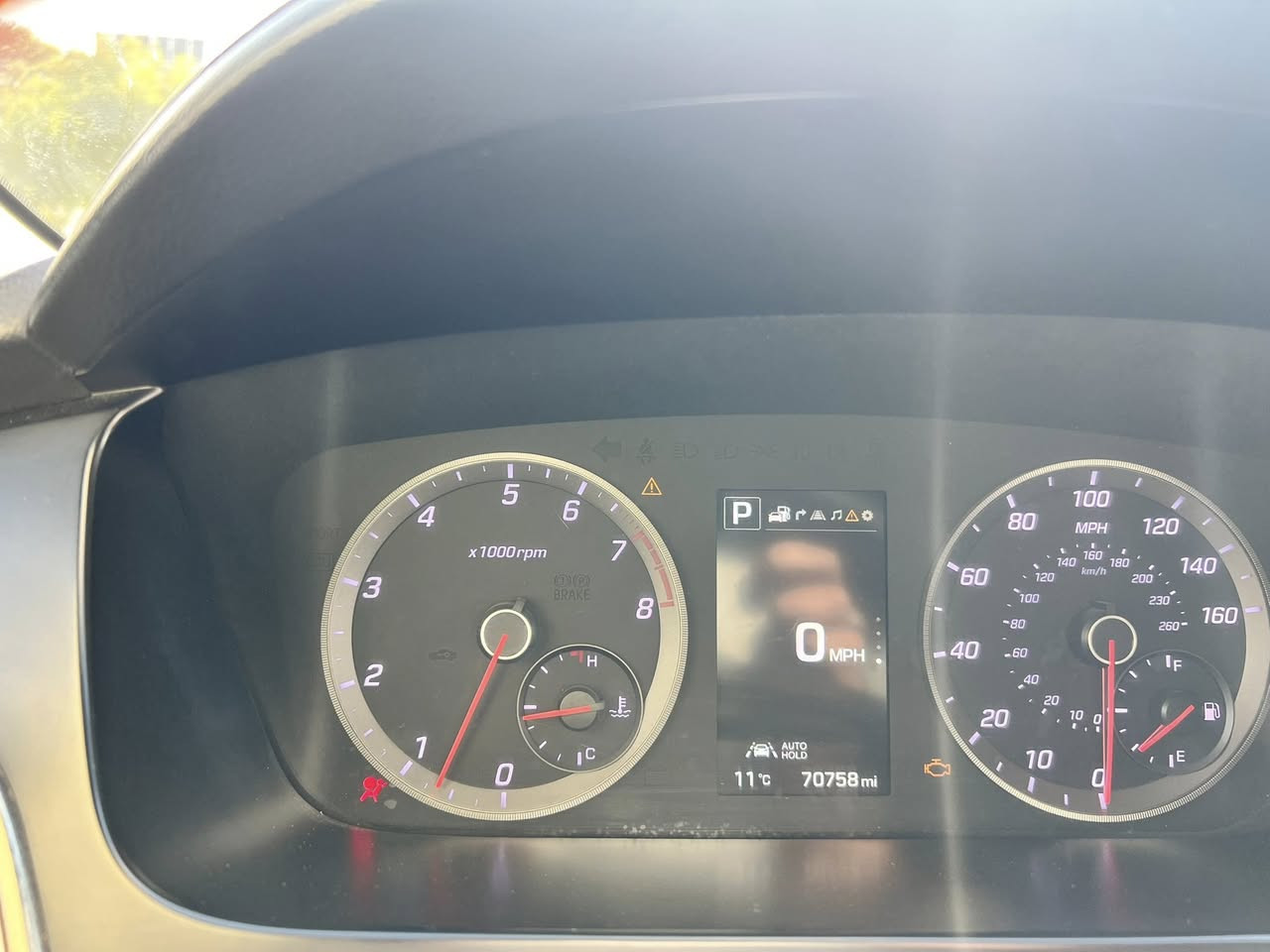 سوناتا 2015 سـبورت فول 1/1 وارد امريكي
صور  الحادث مرفق مع المنشور 
رقم بغداد 
فتحة سقف بانوراما 
ماشيه:71 الف ميل 
تحديد مسار
اتو هولد 
مثبت سرعه
سايد بريك دكمه
بصمة تشغيل
بصمة ابواب
بصمة جنطة فتح تلقائي 
شاشة كبيرة كار بلي
كامرة خلفية 
كشنات جلد اسود
كشنات كهربائية
كشنات خزن ميموري 
 كشنات امامية تبريد تدفئة
كشنات خلفي تدفئة 
بردات خلفيه بالابواب
رادار جانبي بالمري
اشاره ليد جوانب
انارة ترحيب عند الاقتراب
محرك 2000 تيربو GDi 
تحكم استيرن
شفتات استيرن
ثلاث انظمة قيادة
نظام ايكو ( اقتصاد بانزين )
نظام سبورت ( وضع رياضي )
نظام نورمل ( عادي )
مانع انزلاق
سستم صوت انفنتي
 تاير نظيفات
وباقي المواصفات معروفه 
مكان السيارة بغداد حي الجهاد
السعر 125   
بحاجه الى تبديل دبلات وفتح التيربو وبوليش ودوشمه 
للاستفسار 
***********
