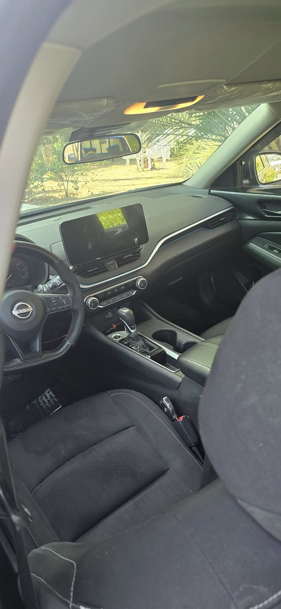 السلام عليكم السياره مراوس موديل 23 ضرر باب خلفي ربع من الباب والدعاميه الاماميه مصبوغه والباقي كفاله كامه ياريت مراوس مكينه 8 تحياتي لجميع
هاذا رقمي ***********
