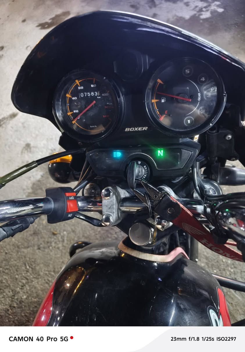 اسلام عليكم دراجه بوكسر كلاسك 2021 مرقم الدراجه خير من الله كير ومكينه مفولات شلعه ومعدل  مكاني بغداد حي الجهاد رقمها ديالى انكليزي ***********
