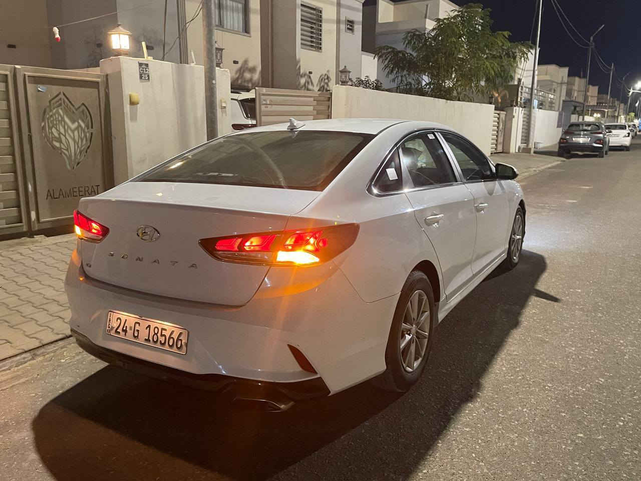 هيونداي سونتا 2019 وارد امريكي عداد 99 الف ميل مكينه وكير مكفول تدفئة تبريد مكفول حداديه وكهربائيات مكفول السياره وجاهزه بأسمي هزه وسنويه جديده  لل 2031 السياره بيها جاملغين واحد صبغ وواحد مبدل وبيها بنيد وباب السائق فقط فابلون ناعم شفاف يعني مكفول مكاني نجف حي النداء للأتصال ***********
السعر 140 وبيها مجال النجف, العراق
