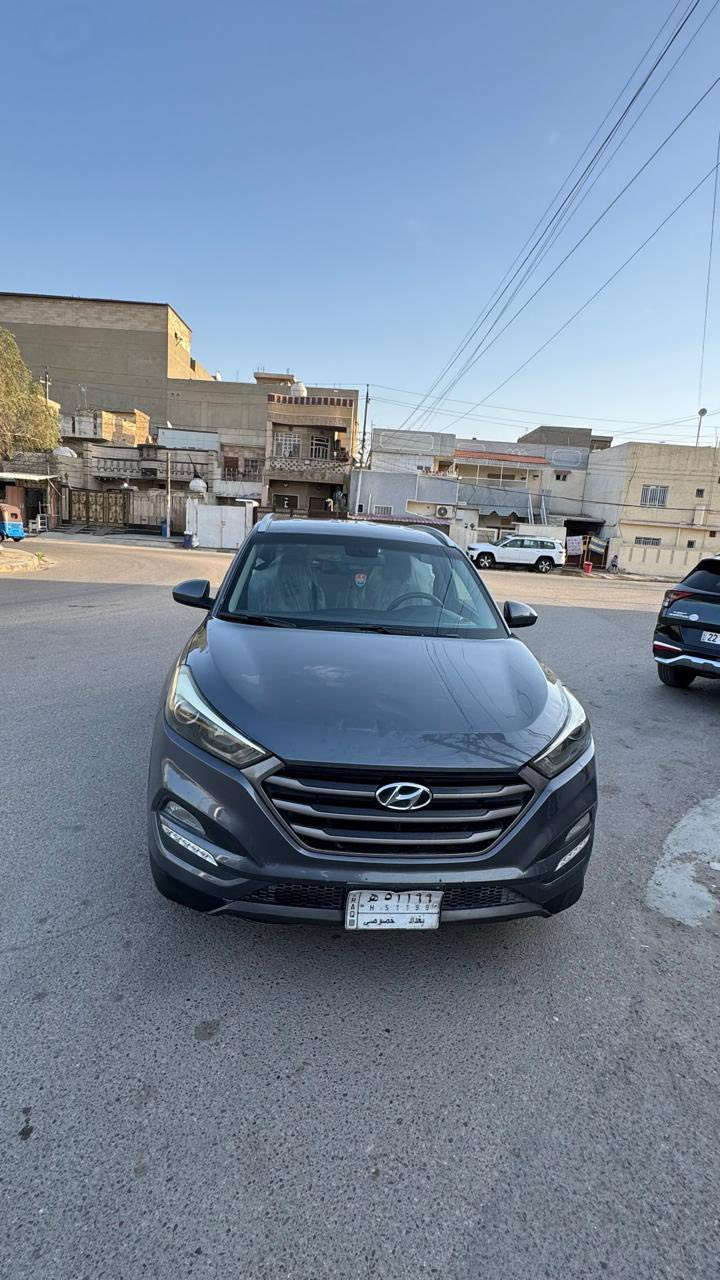 السلام عليكم
توسان مديل 2016
وارد امريكي حادثها جاملغ الايمن ومبدل نفس الون 

ماشيه /89mi

المكينه 2000GDi

المواصفات 
فور ويل 
مانع انزلاق 
سايد بريك رجل 
تحكمات ستيرن
مود درايف (انظمه قياده)
شاشه +كامره دواره 
كشن سائق كهربائي 
لايت خمس عدسات
لد نهاري
رقم بغداد 
سياره حداديه وصدر جديد 
تبريد ثلج
🛑 السعر 144 ورقه 
الاتصال ***********
