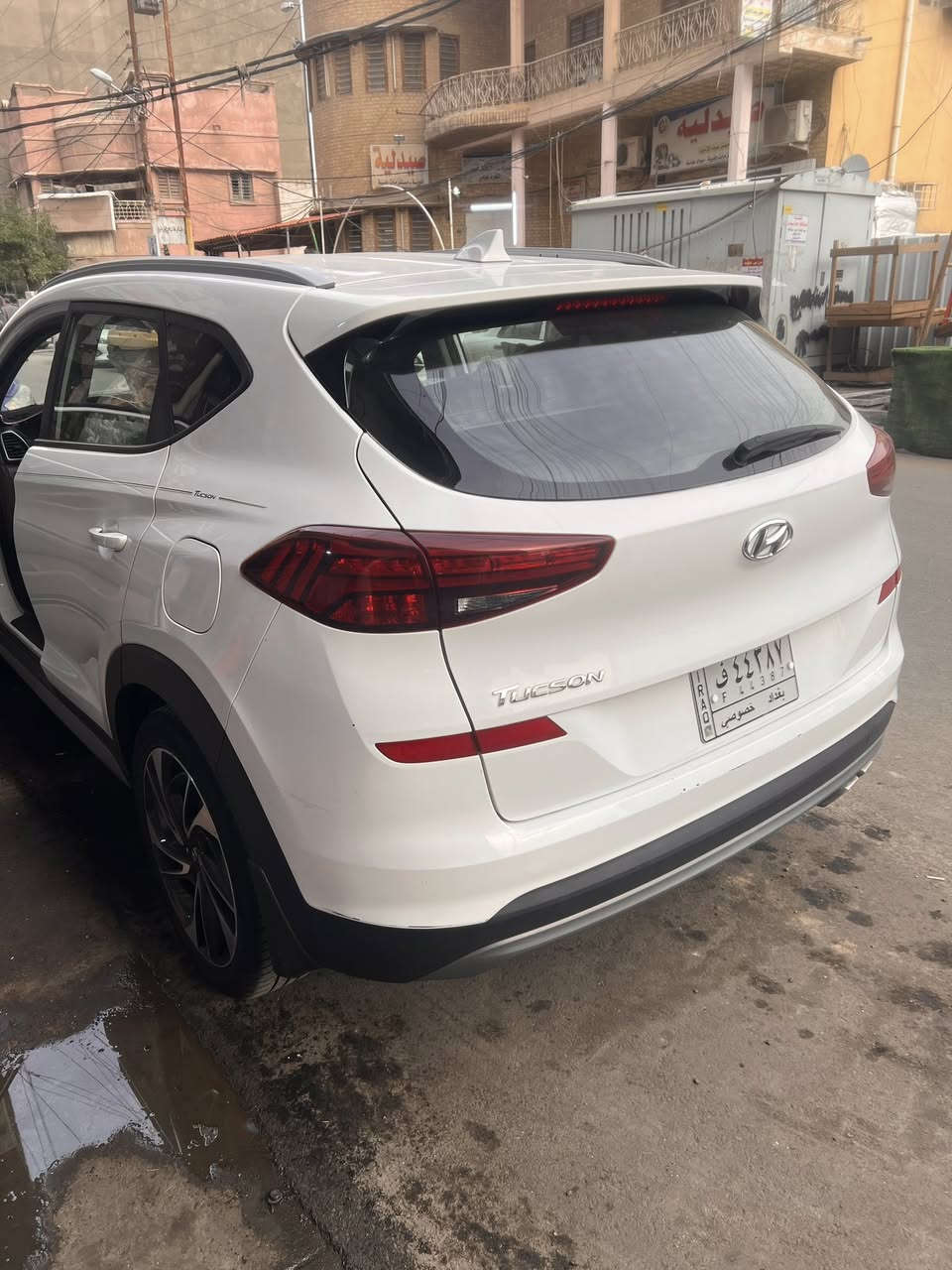 السلام عليكم
توسان 2020 وراد امريكي 

مكينة 2400GDI

ماشية 45340

تبريد قطعتين 

جنطة وكرسي سائق كهرباء 

لايت 5 عدسات 

رادار و تحديد مسار 

اوتو هولد وشاحن وايرليس

سماعات انفنتي

ويل 19

السيارة داخلة كلين بس صار عندي كسر بالدعامية وصار صبغ بالدعامية الامامية فقط السونار ورقم الشاصي بالصور 

مكان السيارة الكاظمية 

👇🏻

السيارة حلوه ونظيفة 

السعر 185$ وبيها مجال بسيط 

***********
