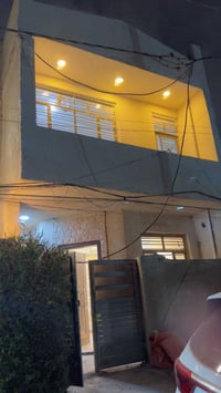 بيت طابقين للبيع مساحة ٧٥ م كراج صغير مع مدخلين استقبال مع هول مفتوح ع...