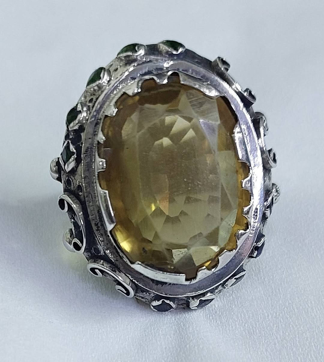 قطعه مختلفه من تحف السترين الطبيعي قياس 24
السعر ٢٠٠ الف صياغه يدوية مطعمه


**إذا كنت صاحب هذا الإعلان وتريد حذفه لأي سبب، رجاءا أرسل رسالة إلى الدعم الفني**