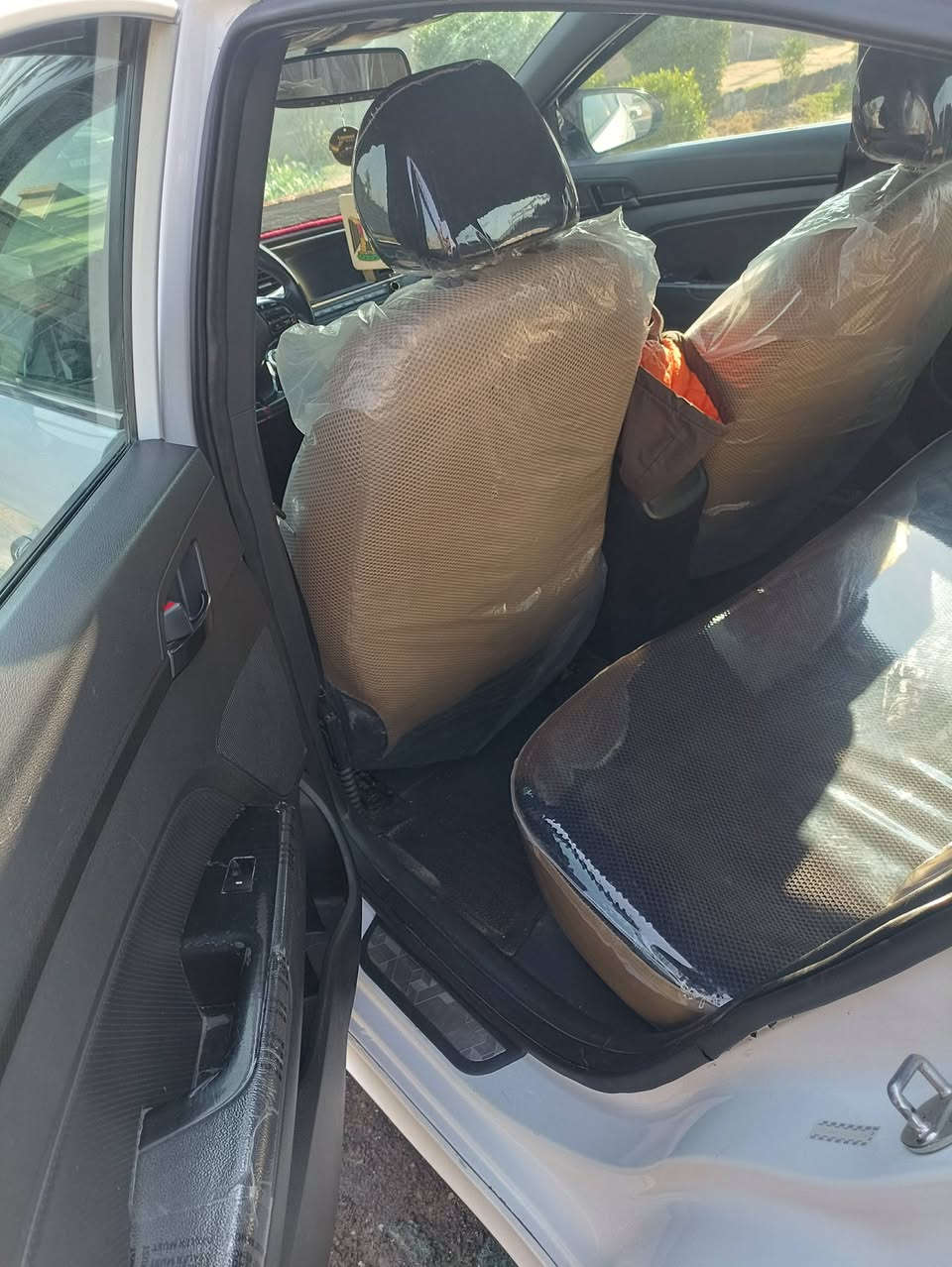 السلام عليكم للبيع النترا 2018 سبورت محرك 1600 تيربو فول مواصفات فتحه بصمه اشاير بالمري 
السعر 2018 بيه مجال 
رقم الهاتف ***********
