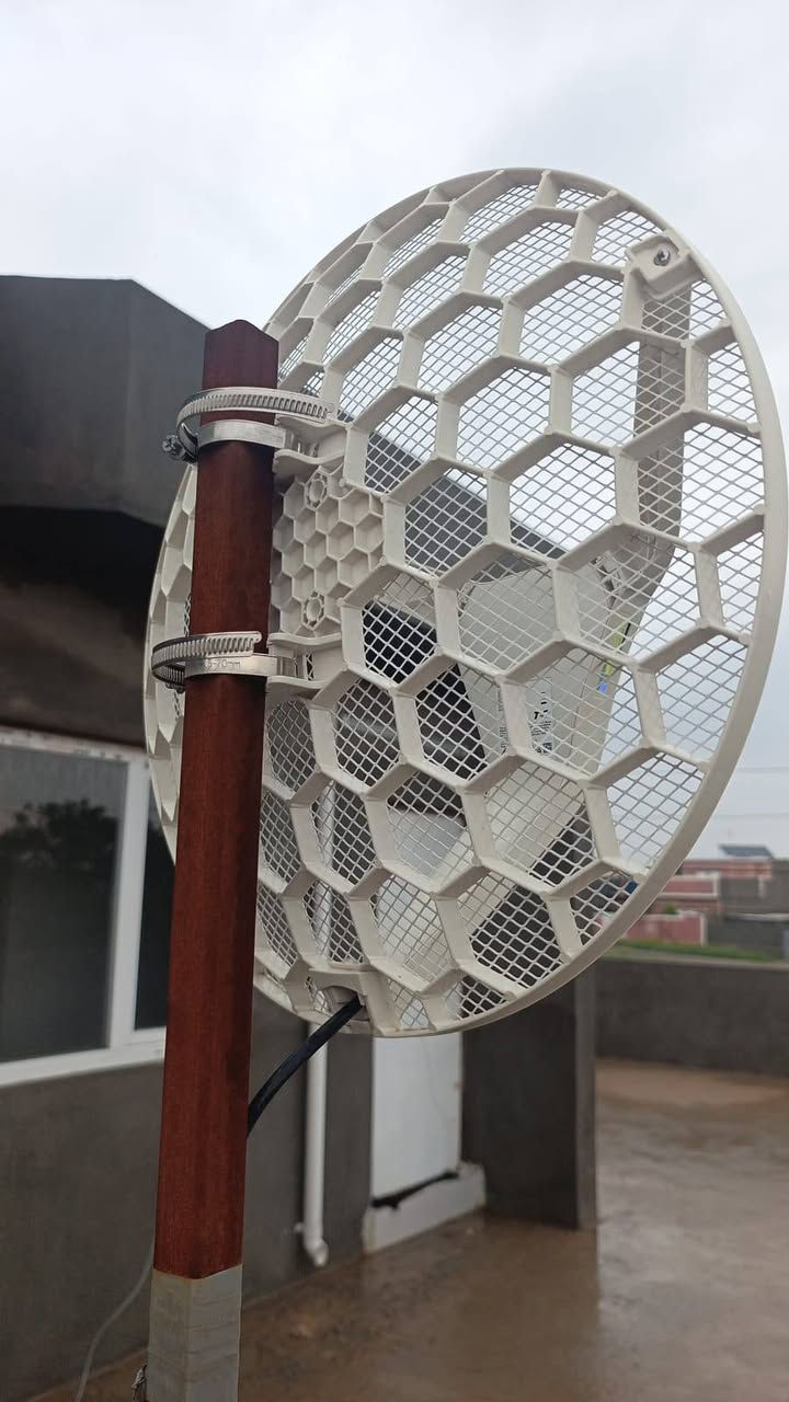 راوتر كامل للبيع مع واير شغال استعمال ٤ شهر فقط سعر ٩٠ وبي مجال ***********
