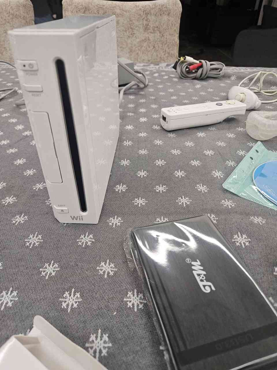 السلام عليكم تم توفير جهاز ننتيندو Nintendo wii 🕹
جهاز ممتع جدا غني عن التعريف كامل الملحقات 
ملحقاتة واضحة بالصور صورتة من كل الجوانب الجهاز جدا جدا نضيف وعدسته طلقة واضح الاداء بالمقطع ايضا يجي ويا الريموت اصلي مالتة مع قطعة النانتشاك 
وايضا اضافة ال motion plus وغلاف للريمونت كامل 
قطعة الموشن تنطي افضل اداء للتحكم من ناحية السلاسة والدقة لان هية عبارة عن جايروسكوب
+ اهم شي هارد يحتوي علة 41 لعبة من اقوى العاب ال wii
وواضح بالمقطع طريقة تشغيلة باقي الملحقات واضحة بالصور
سعر الجهاز 75،000 قابل للتفاوض 
ايضا الجهاز عالفحص الي يحب ينورني يفحصة مكاني بغداد
وايضا ممكن الفحص قبل الاستلام من المندوب
متوفر توصيل لجميع محافضات العراق🇮🇶
تحياتي للجميع ✨


**إذا كنت صاحب هذا الإعلان وتريد حذفه لأي سبب، رجاءا أرسل رسالة إلى الدعم الفني**