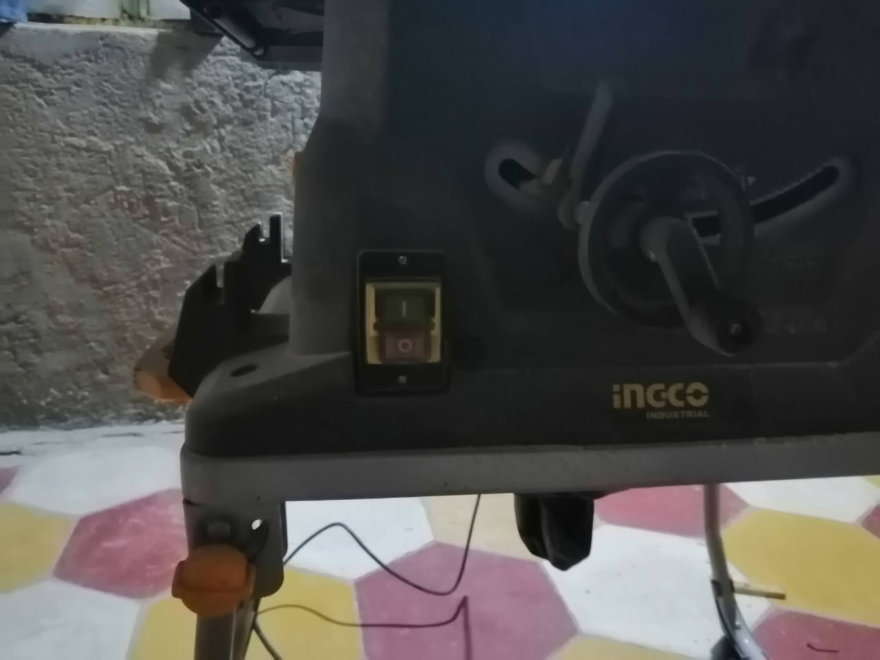 سلام عليكم متاح منشار منضدي انجيكو ميزه يفح سلايت وبي موصفات تخبل ملاحضه المنشار باله مو جديد اي ستفسار اتصل ***********
