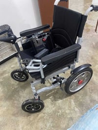 عربانة كهربائية جديدة ما مستخدمة للإستفسار الرقم 07868580187