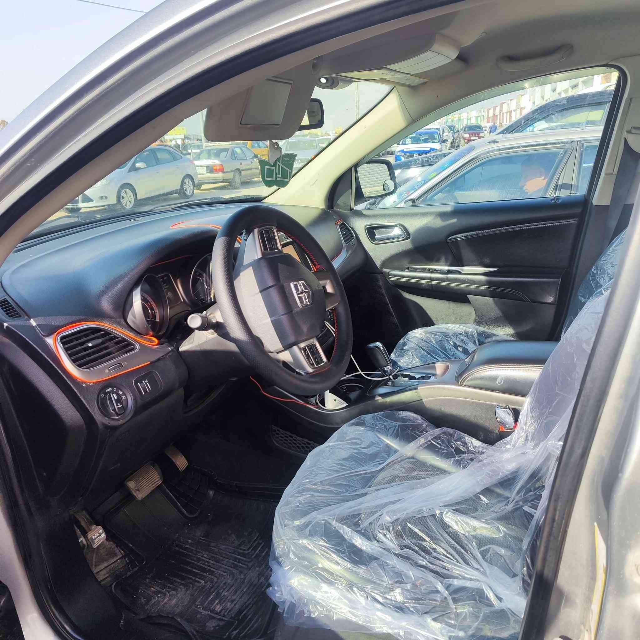 دودج جورني كروز رود 6 سلندر حادثها قطعتين باب السائق والخلف السائق فقط موديل 2019 رقم شمالي للسعر خابر الرقم *********** كركوك, العراق
