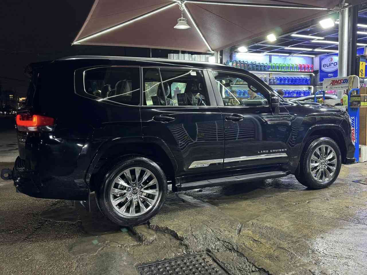 للبيع و مراوس بجمسي دينالي 2025
 لاند كروز GXR لمتدد تون تيربو 
لاندكروز  2024   GXR لمتد  

فول مواصفات 1/1 

1- فتحة 
2- بصمة 
3-كراسي كهرباء 
4- كشنات جلد
5- شاشات عرض  
6- حساس خلفي وامامي 
7- جنطة كهرباء 
9- رادرات جانبية 
11- كشنات خلفية كهرباء 
12- 5 كامرات 
14- كشنات تبريد 
15- شاشة عرض دات شو 
وباقي مواصفات ال limted. 
حجم المحرك 3.500 تون تيربو  
#مع  صندوق ملحقات كامل
ماشيه 13.000 الف بعدها على وضع الوكاله 
(رقم اربيل )
للاستفسار الاتصال على الرقم 

بسعر مناسب 🔥

المكان : بغداد  - اليرموك ***********
