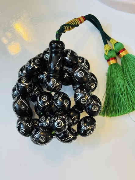 يسر تايلندي خشنه وزن ١٣١ غرام عين وزنجيل دك ناعم وجميل للاستفسار ***********
