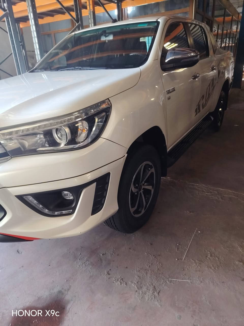 السلام عليكم هايلوكس تي ار دي موديل 2020 كفالة عامه ما عدا طخة باب العبري  مواصفاتهة معروفة سنوية ساقطة قبل شهرين محرك گير حدادية كفالة ماشية 100 الف
بيع فقط مكاني نجف 
السعر 330  ورقة للأستفسار الأتصال على الرقم 
***********
