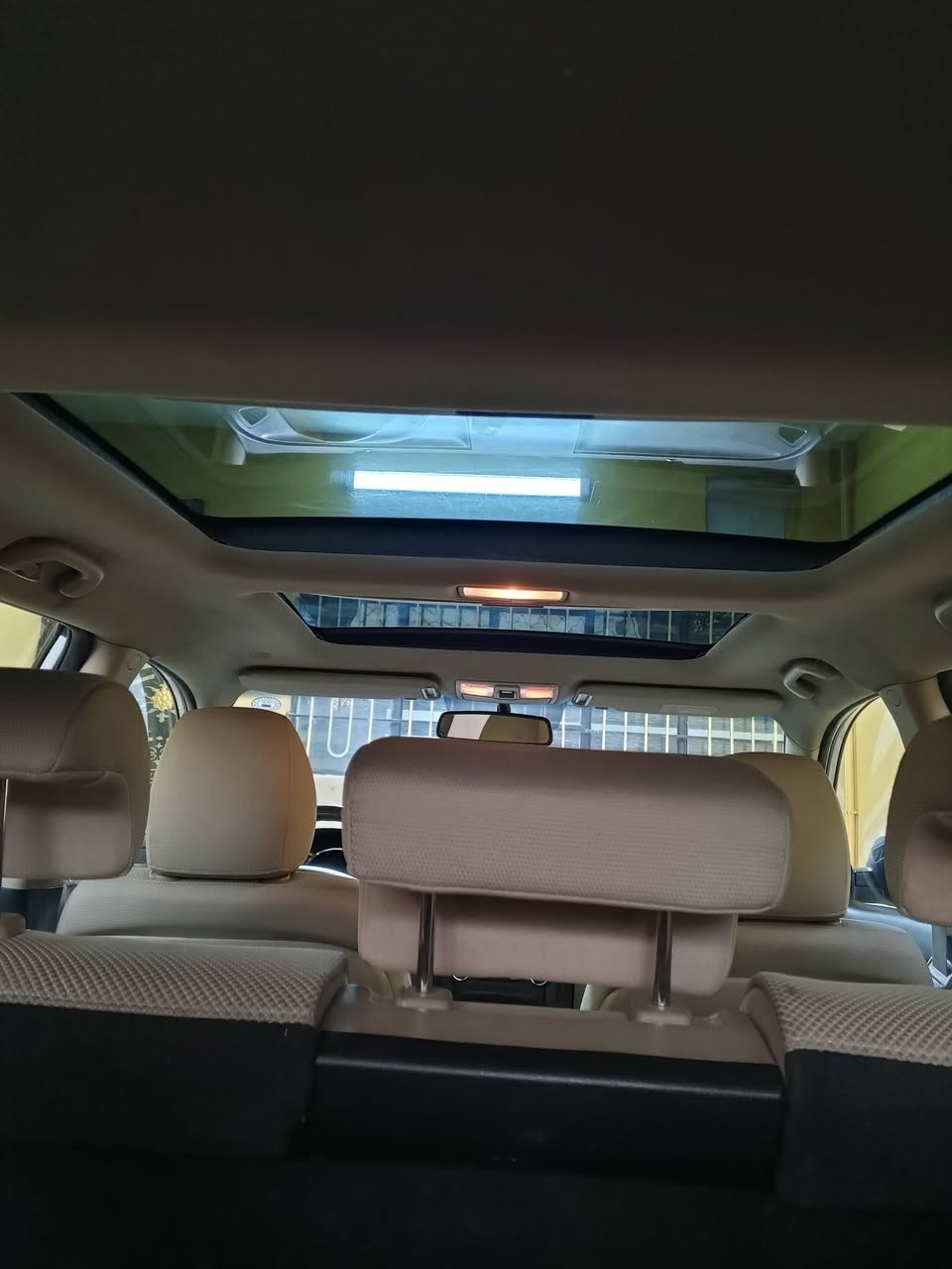 سورنتو خليجي موديل 2011
محرك 4سلندر 2400
بانوراما 
كشن سائق كهرب 
كامره خلفيه وحساس خلفي 
شاشه كبيره  ومرايه وسط تعتيم
سبعه راكب
تبريد ثلث قطع
أشاره بالمرايه 
مرايه شفط
يدأت نيكل أصلي 
أشاره ترحيب 
ويل كب أصلي
طخم تأيرات جديد ماليزي
باتري جديد كوري أصلي
تحكم ستيرن  جهتين 
مثبت سرعه
فتحه سقف بانوراما 
السنويه إلى شهر 2030/12
أني الشرعي 
السعر 165وبيها مجال
السياره بدون صبغ وبدون حادث مكفوله
كير وحرك شرط 
ماشيه 205كيلو متر
للتواصل ***********
