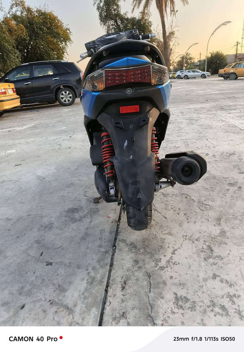 سلام عليكم سكنس لت للبيع دراجة نضيفة قبل سبوع نازلة من رمبة ماشية 32 ألف مكفولة كفر مكينة دراجة مستعجل على بيعتهة عنوان كاضمية الرقم *********** سعر 1650
