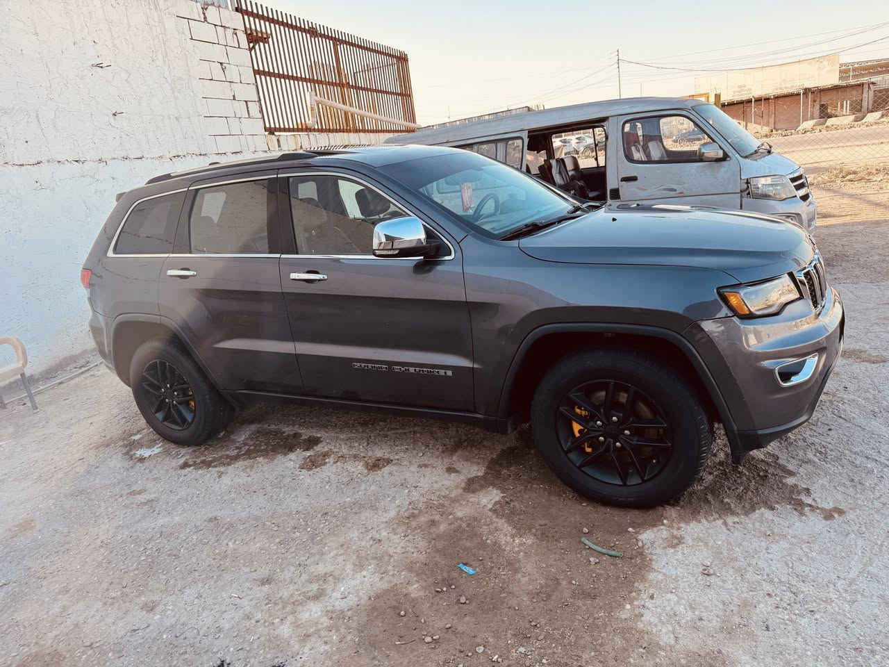 السلام عليكم جيب ٢٠٢١ 💜 

ماشيه ٧٠ الف فول 

الحادث / قبق جنطة . ربع بنيد بدون ايرباك 

بانوراما

بصمه

كشنات جلد وكهرباء

حساس امامي خلفي

شاشه كار بلي

كامره خلفيه

فورويل

ماوس تغير وضغيات لقياده

لد نهاري

لايت زنون عالي ناصي منظومه كاملة

كشن سايق خزن ميمري

ستيرن كهرباء

تدفى ستيرن

تدفى تبريد كشنات

نضام auto stop

دمام خلفي

سستم صوت سماعات

تشغيل عن بعد

مري جانبيه شفط قلابه ويه لبك

شفتات ستيرن 

رقم اربيل الدولي 

ملاحظة / الدهن البارحه مبدل نوع مومبار + تخم تاير جديد

للاتصال ***********

مكان سياره الديوانيه - الجزائر
