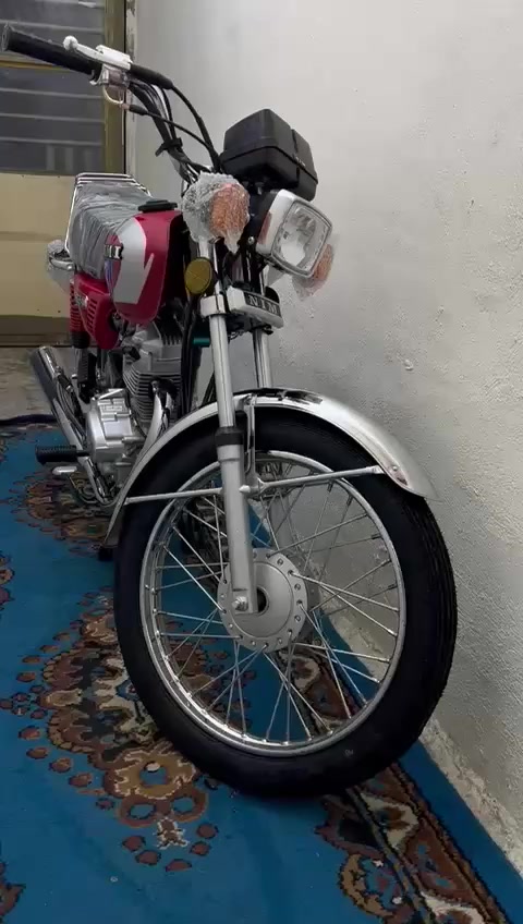 سلام وعليكم دراجه ايراني للبيع مديل 2025 صارلها 4ايام من نازله مكفوله من لبرغي مستعجل ع بيعتها بغداد حي اور ***********
