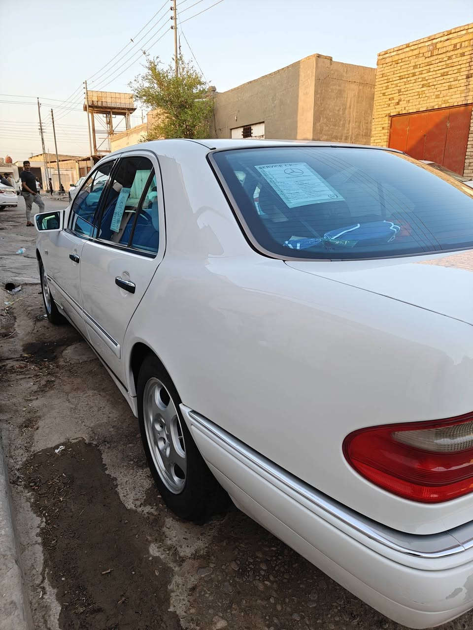 سلام عليكم للبيع مارسدس ام عيون موديل 98 افنكارد محرك 6V فول موصفات وارد يبان مكفوله بيه قطعه صبغ بل يبان. تخم تاير جديد سياره جاهزة مابيه نقص سعر 130 وبيه  مجال الشراي عنوان ميسان ***********
