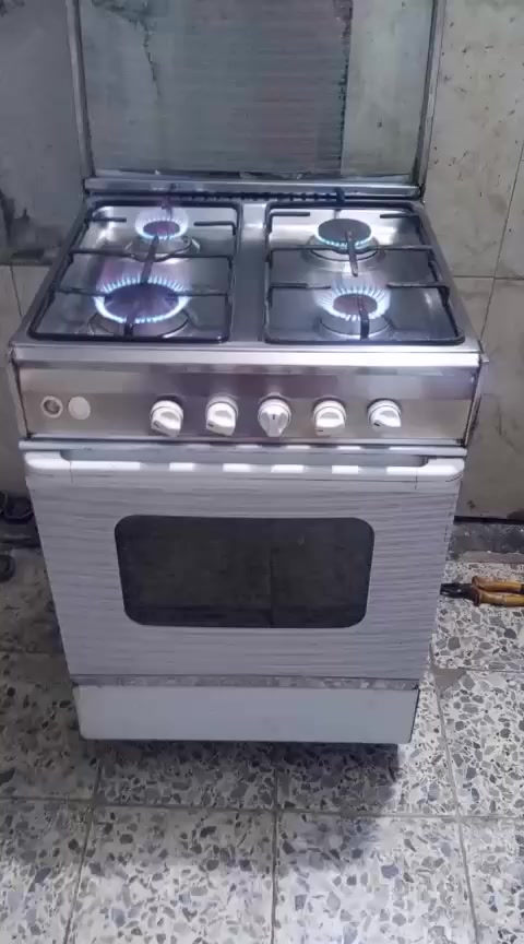 .
طباخ شغال 
 فرنه فوك جوهة مابي أي ضرر
سعر 65
مكان مدينه الصدر 
تواصل واتساب 
***********
