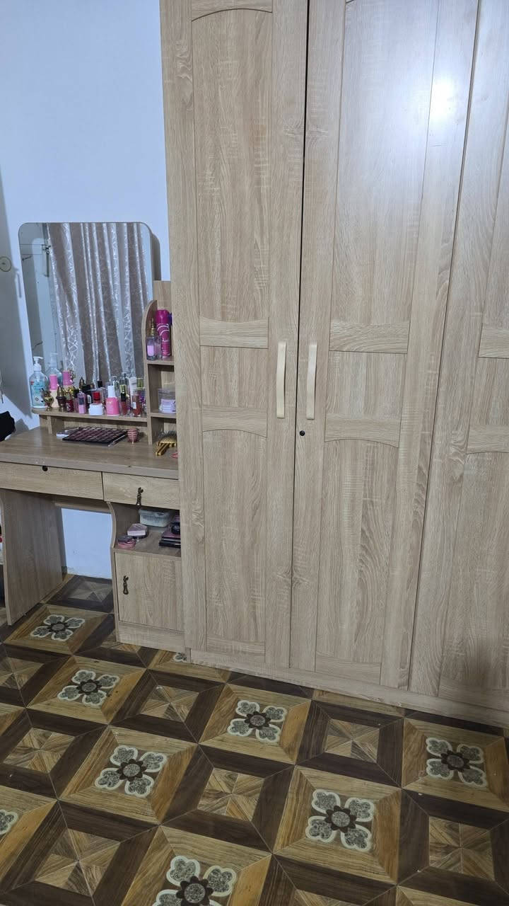 كنتور وميز تواليت ب٢٢٥ 
مكاني الاعضميه


**إذا كنت صاحب هذا الإعلان وتريد حذفه لأي سبب، رجاءا أرسل رسالة إلى الدعم الفني**