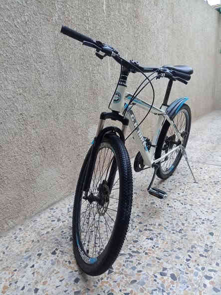 سلام عليكم بايسكل للبيع
بايسكل GK Bike مستخدم استخدام خفيف
نضيف مثل ما موضح بالصورة
قياس 26
دسك أمامي وخلفي
تبديل ناعم 
بدون أي مشاكل جاهز للركوب
السعر 100 وبي مجال مكاني نجف حي الامير
للاتصال *********** أو مراسلة الماسينجر
