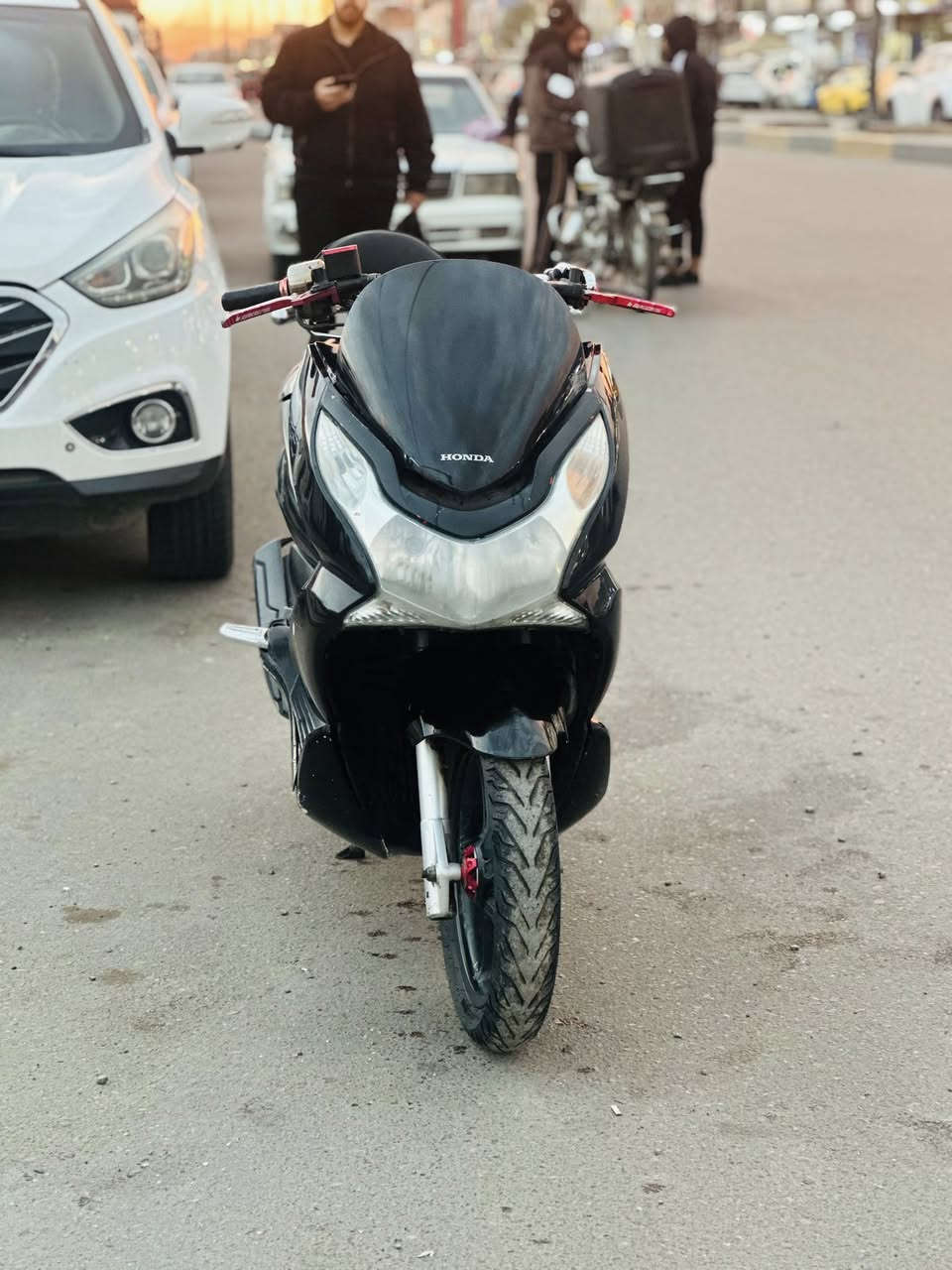 سلام عليكم بس  سي اكس جيل أو ل حرف A دراجه معروفه موصفاته حساس زدحام حساس ستان دراجه خير من الله الله شاهد سعر ١٠ ورقات  عنواني بغداد المدينة الصدر قرب مطعم ليمونة 
***********
