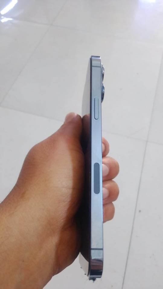 ايفون 13 برو ماكس للبيع
ذاكرة 512 
بطارية 79
بلادي 
 واتساب ***********
اتصال خط ***********
مكاني هيت
علق بسعرك واني اراسلك
