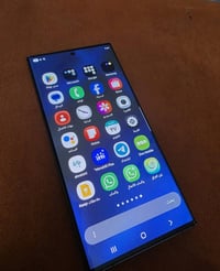 سامسونك  s23 الترا  ذاكره 512   نضافه ٩٨ بل ميه  بي شخطه بسيطه جدا يم ...