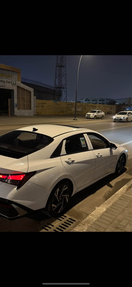 الانتره 2024 تجميع صيني 
سياره جديده كفاله عامه 
بيها فقط طخه بسيطه كلش 
1500 دبل نوزل _ حساسات _ شاشه _زنون _تايرات جدد
رقم اربيل 
المكان البصره جنينه شارع التجاري 
145 وبيها مجال
*********** البصرة, العراق
