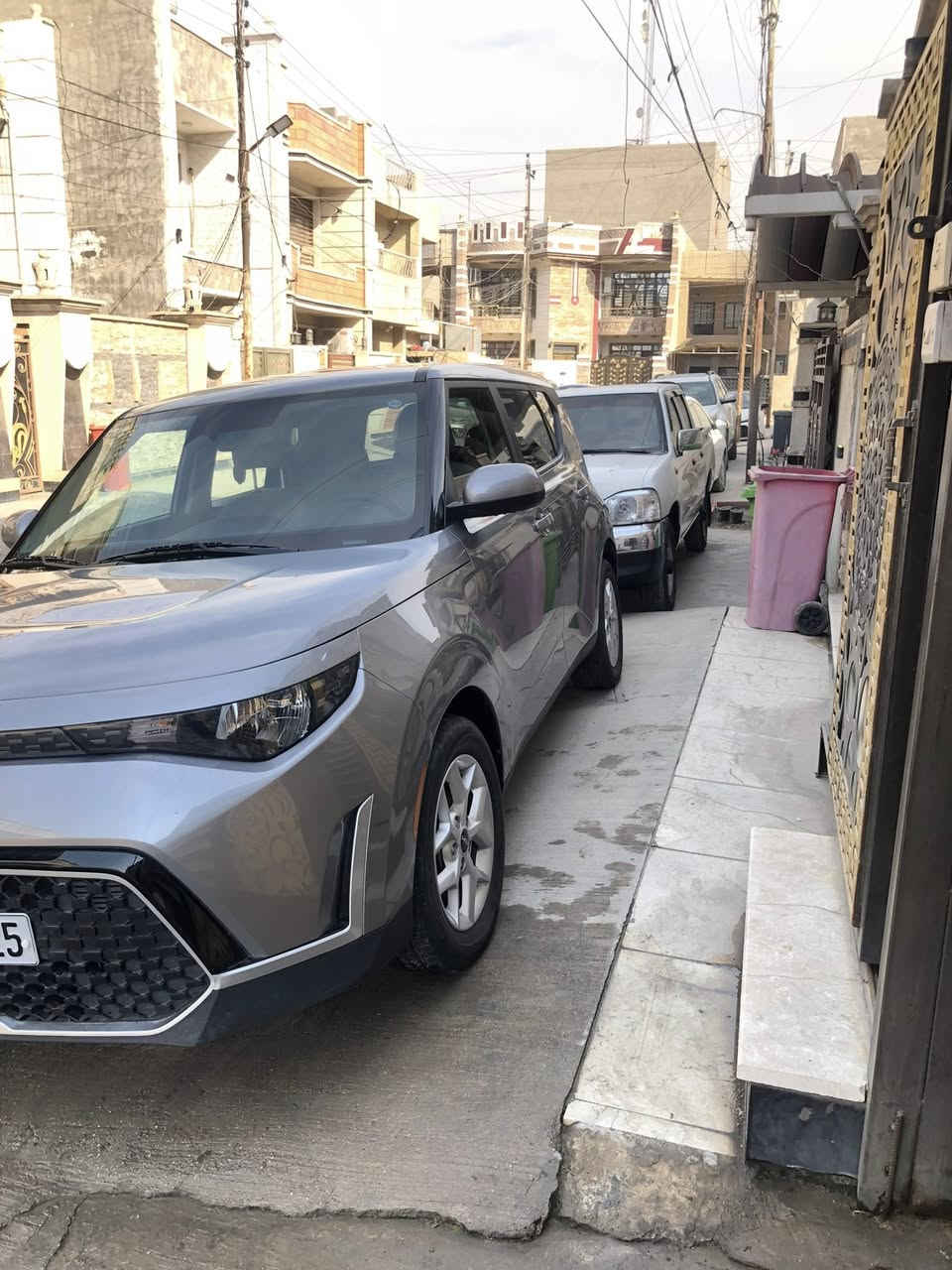 السلام عليكم كيا صول  وارد امريكي موديل ٢٠٢٣ للبيع السعر ( ١٥٨) وبيها مجال للشراي رقم سليمانية بأسمي تحويل ثاني يوم حادث ربع دعامية امامية فقط مع كلير من امريكا قطعتين  صور الحادث بالمنشور ماشيه ٢٢٠٠٠ميل محرك ٢٠٠٠ دوش مواصفات ويا كب رادات اماميه وجانبيه كامرة شاشه كار بلي توقف ذاتي اوتو ستوب كروس تحديد مسار وهوايه مواصفات اتصل افهمك باقي التفاصيل الاتصال ع رقم واتساب ( ***********) مكاني بغداد الدورة - الشرطة / ابو الطيارة
