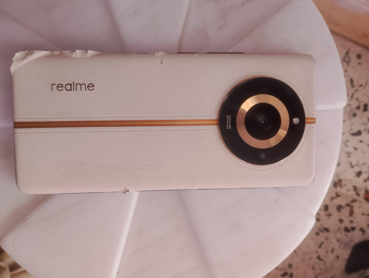 السلام عليكم.  عيني عندي هاذه جهاز realme 11 Pro 5G والله العضيم جهاز يخبل كامراته فول زلال شحن تصفح كلشي بس اني ادور جيتي 30 برو ول جديد غالي بل نار فا الي عنده جيتي 30 برو يراوسني ونطي فرق 100 / الف الي عنده يتفضل خاص او وتساب ***********  
ملاحضه الضهر مابي شي مو كسر قماش يرادله عل حراره يرجع او يتبدل سعره 10 تالاف
