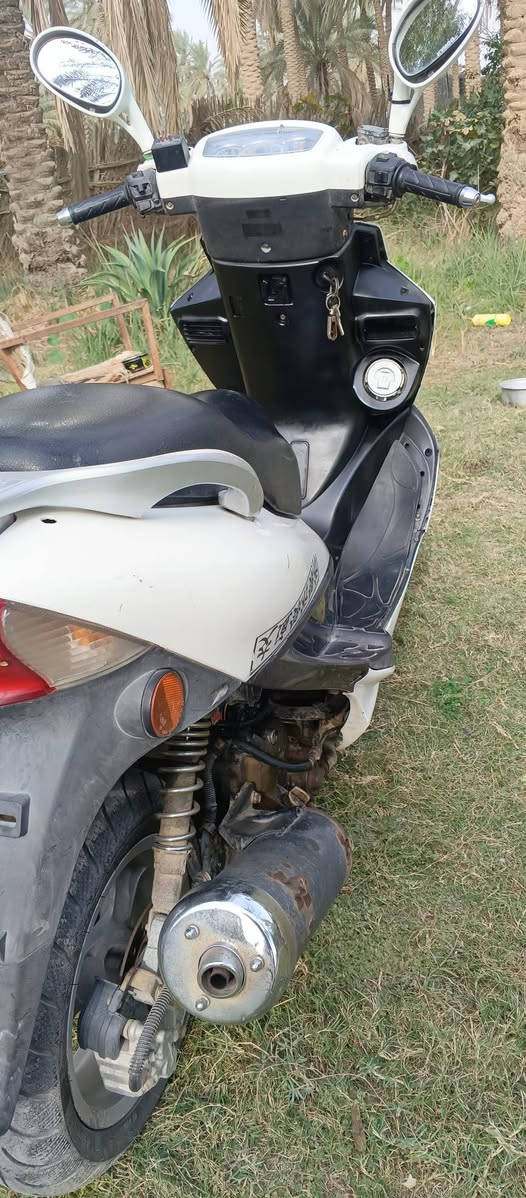 السلام عليكم دراجه كامكو للبيع نقصها بس كابريته دراجه نضيفه السعر 400وبيها مجال  رقمي *********** المكان بابل المحاويل
