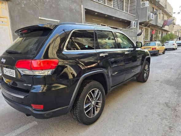 جيب لاريدو 2018 مكينه 3600 ماشيه 137
بيع او مراوس حسب القناعه (السعر 173 )
          *********** 
العنوان الكراده نزله جسرملعب الشعب
خمس قطع بدون ضربه قويه 
دمام خلفي
رادار جانبي 
حساس خلفي
كامره دواره 
شاشه جبيره 
كشنات جلد كهرباء اوف وايت 
مكينه كير حداديه تبريد تدفئه خير من الله
