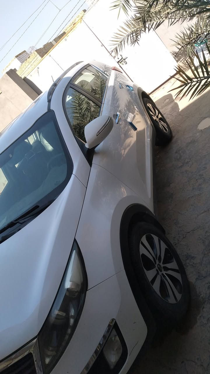 السلام عليكم
سيارة سبورتج خليجي ٢٠١٢ مكفولة من محرك وكير وحدادية وتايرات ما عدا شبر واحد بارد وشوية اكو شخوط  جاهزة من كل شي  رقم اربيل عندي بيهة وكالة عامة يعني اني داور الك . 
مكاني ديوانية
للتفاصيل الاتصال على الارقام والواتساب

***********

***********
