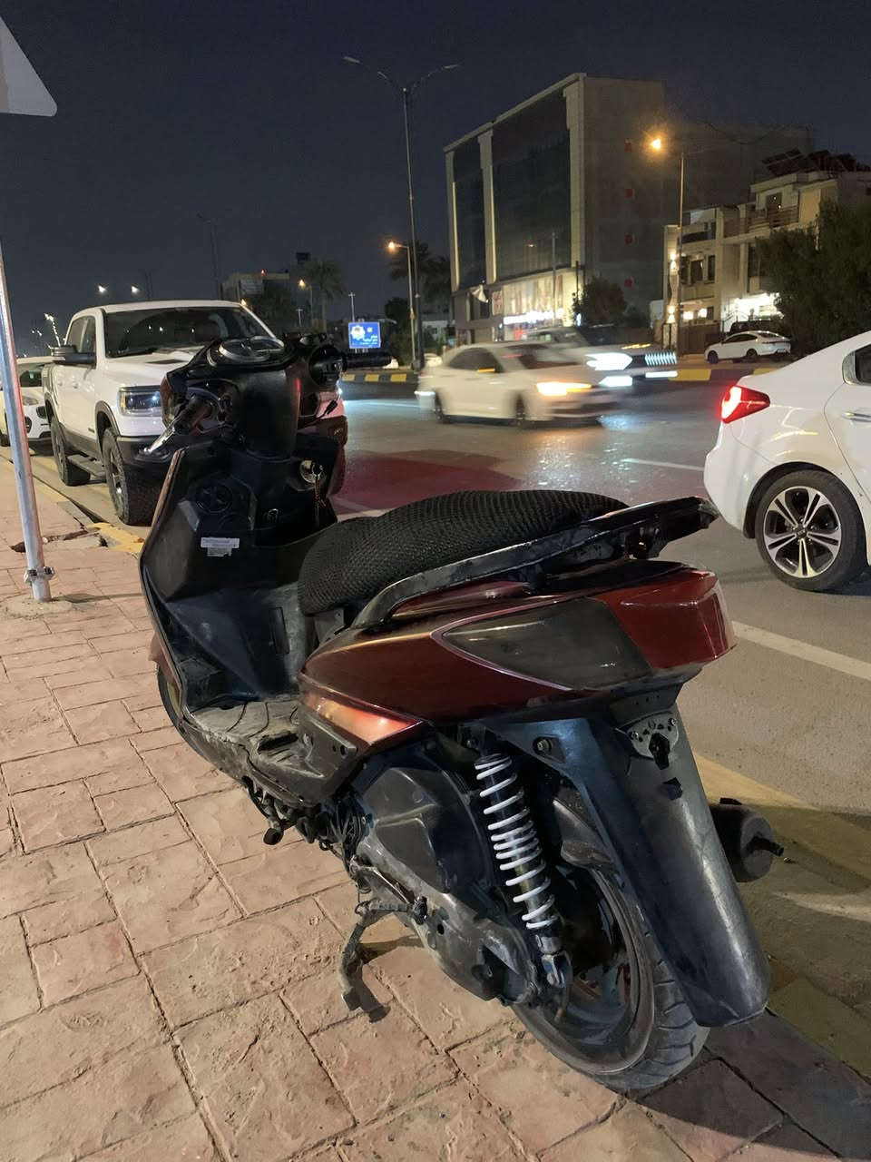 (سلام عليكم)
سكنس فحل ياباني للبيع🛵
دراجه شغاله نكره هندر
مكينه ناعمه
دراجه معدل شك الكاع شلعه بلاديه
بيهه كلج رياضي خلفي
ما بيهه اي نقص
دراجه كامله 
السعر (450) وبيهه مجال  مكاني المنصور
الرقم فقط وتساب ( ***********)☘️
