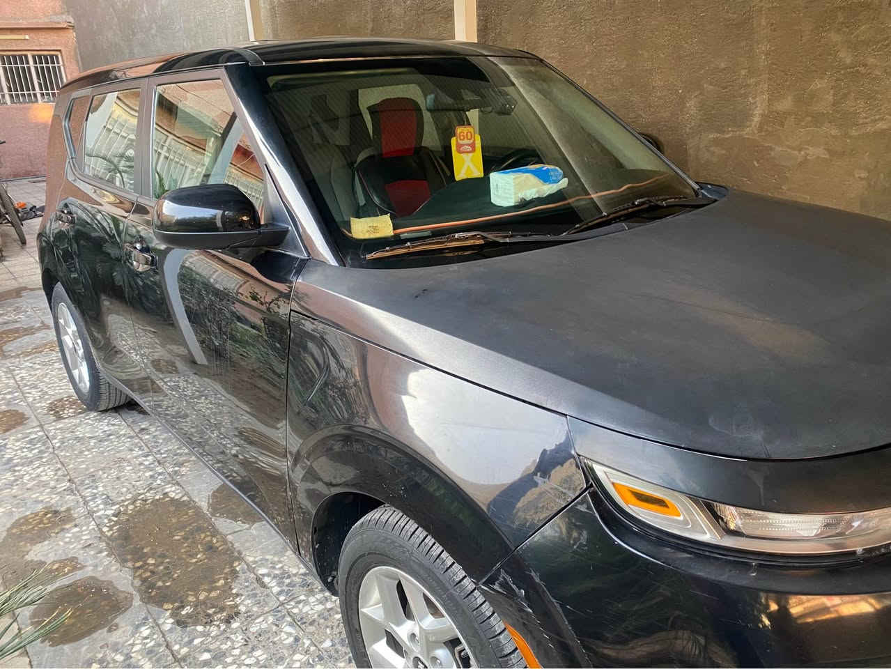 السلام عليكم 
للبيع كيا سول ٢٠٢٠ باسمي رقم بغداد 
حادثها بسيط امامي بنيد مبدل وجاملغ معدل نفسه جهة السايق وبيها شخطات بسيطة موضحة بالصوور مابيها اي ايرباك طااك 
كل الايرباكات سليمة 
ماشية ٦٥٠٠٠ كم 
محرك ٢٠٠٠ دووش ومواصفات معروفة رادار امامي وخلفي وجوانب وتوقف ذاتي والثبات ع المسار ومثبت سرعة وبقية المواصفات معروفة فئة s 
السعر ١٣٧ ورقة وبيها مجال للشراي
رقمي *********** بغداد, العراق
